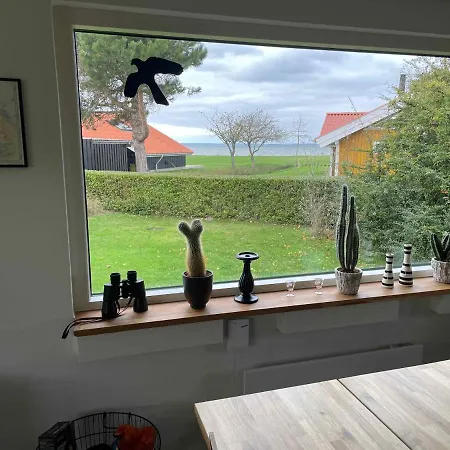 Modern 100 M From The Baltic Sea Feriehus